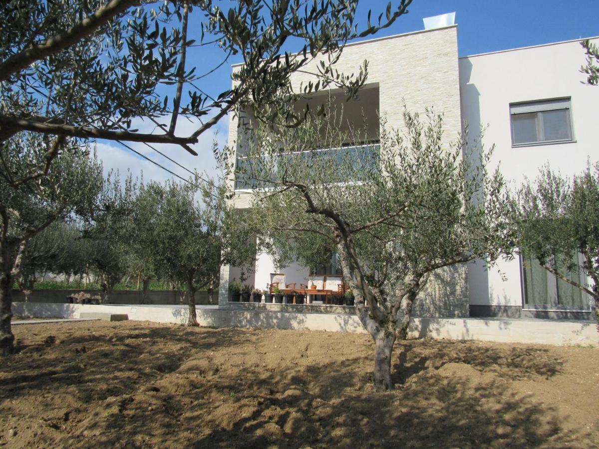 Olives Garden Apartamento Trogir Exterior foto